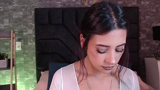 Snapshot of emy_fg chatting on May 11, 7:22 pm emy fg online show from May 11, 7:22 pm