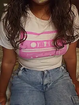 sluttytitties69 online show from June 14, 9:33 am