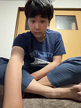 Snapshot of YuuYuu_010 chatting on June 11, 2:04 pm YuuYuu 010 online show from June 11, 2:04 pm