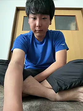 Snapshot of YuuYuu_010 chatting on June 16, 9:39 pm YuuYuu 010 online show from June 16, 9:39 pm