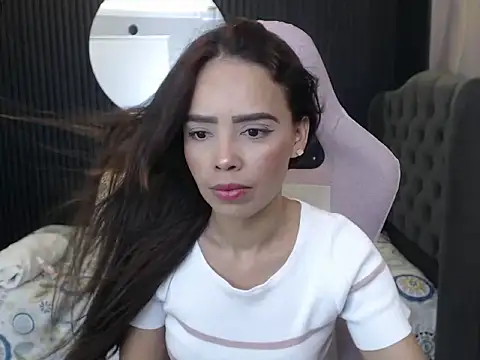 naomis 36 online show from May 5, 2:03 pm