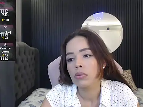 naomis 36 online show from June 2, 1:57 pm