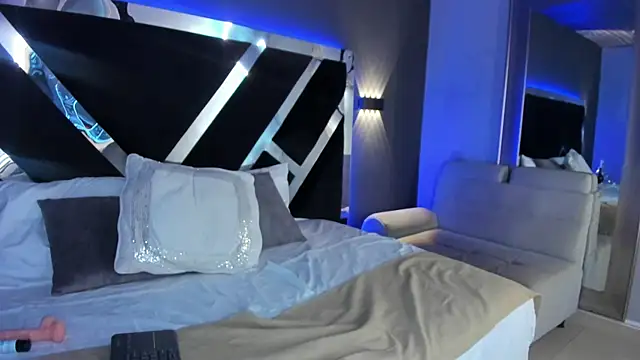Snapshot of ParisRose_ chatting on July 11, 7:49 pm ParisRose online show from July 11, 7:49 pm
