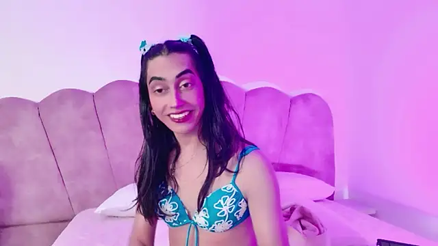 Snapshot of Alexadomina22 chatting on July 21, 8:00 pm Alexadomina22 online show from July 21, 8:00 pm