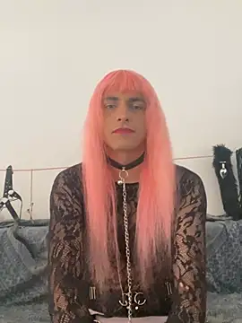 Snapshot of Leiatranslatex chatting on August 4, 5:59 pm Leiatranslatex online show from August 4, 5:59 pm