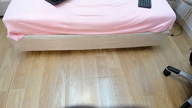 Snapshot of SweetLuna2 chatting on July 15, 8:58 pm SweetLuna2 online show from July 15, 8:58 pm