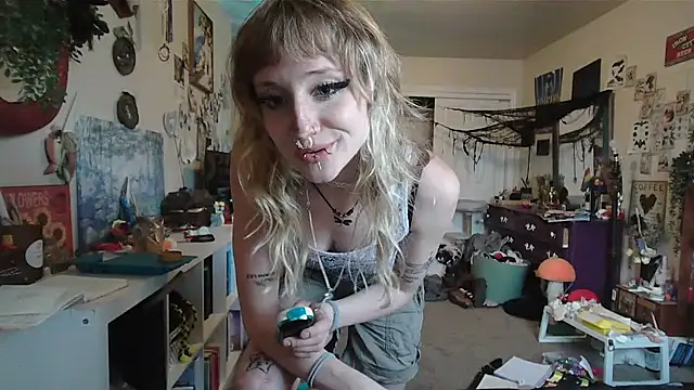PixieLovely online show from July 3, 2:07 am