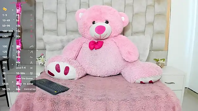 Snapshot of MaddyReyes chatting on June 12, 7:35 pm MaddyReyes online show from June 12, 7:35 pm