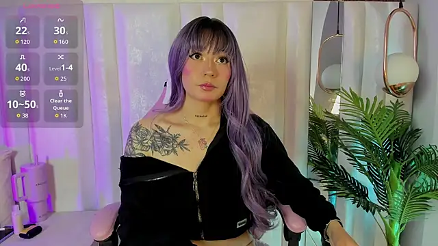 Snapshot of Amara_lunee chatting on July 6, 3:47 am Amara lunee online show from July 6, 3:47 am