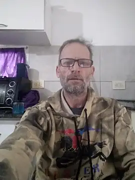 Snapshot of CulturedBus909 chatting on June 2, 6:32 pm CulturedBus909 online show from June 2, 6:32 pm