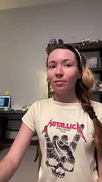 Snapshot of Mini_girl_do_it_better chatting on June 3, 9:53 pm Mini girl do it better online show from June 3, 9:53 pm