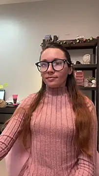 Snapshot of Mini_girl_do_it_better chatting on June 4, 11:33 pm Mini girl do it better online show from June 4, 11:33 pm