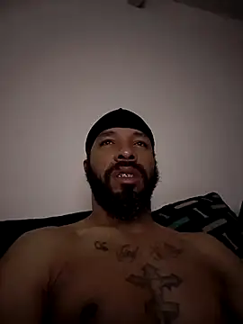 Snapshot of yoursexydaddy8181 chatting on May 6, 3:46 am yoursexydaddy8181 online show from May 6, 3:46 am