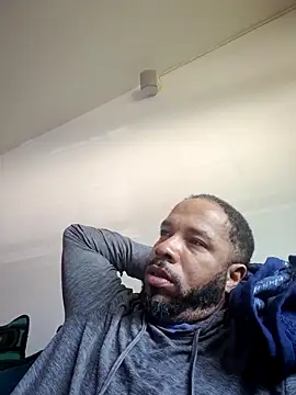 Snapshot of yoursexydaddy8181 chatting on May 31, 1:40 pm yoursexydaddy8181 online show from May 31, 1:40 pm