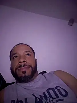 Snapshot of yoursexydaddy8181 chatting on June 5, 6:52 am yoursexydaddy8181 online show from June 5, 6:52 am