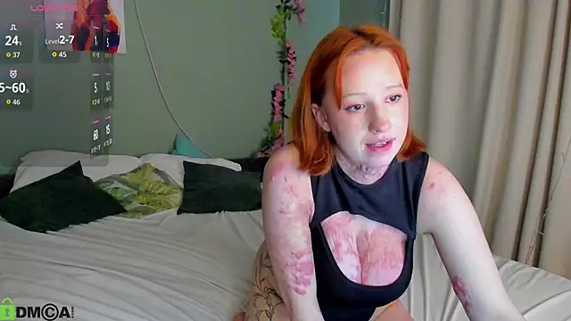 Snapshot of Maya_foxy chatting on June 8, 11:32 am Maya foxy online show from June 8, 11:32 am