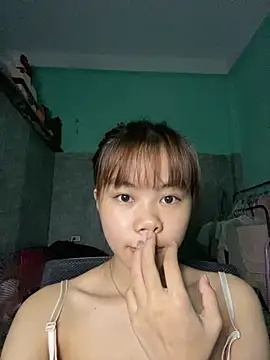Snapshot of Cry_sexy chatting on June 18, 2:34 am Cry sexy online show from June 18, 2:34 am