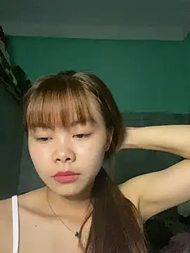 Snapshot of Cry_sexy chatting on August 4, 2:15 am Cry sexy online show from August 4, 2:15 am