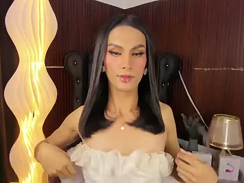 Snapshot of Estella_Hilton chatting on June 13, 11:30 am Estella Hilton online show from June 13, 11:30 am