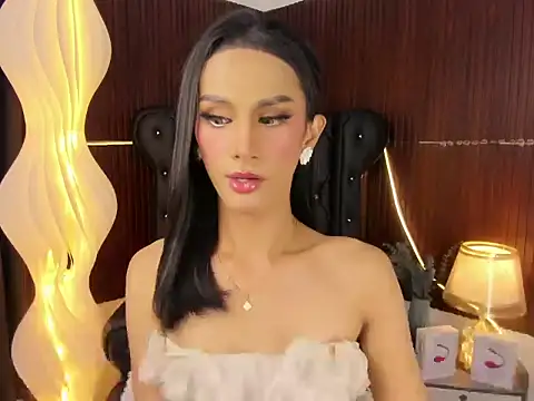 Snapshot of Estella_Hilton chatting on June 19, 10:52 am Estella Hilton online show from June 19, 10:52 am
