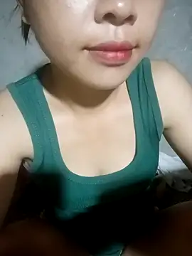 Snapshot of embe1144 chatting on July 18, 12:31 pm embe1144 online show from July 18, 12:31 pm