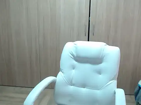 Snapshot of Haileey_ross chatting on June 3, 2:55 pm Haileey ross online show from June 3, 2:55 pm