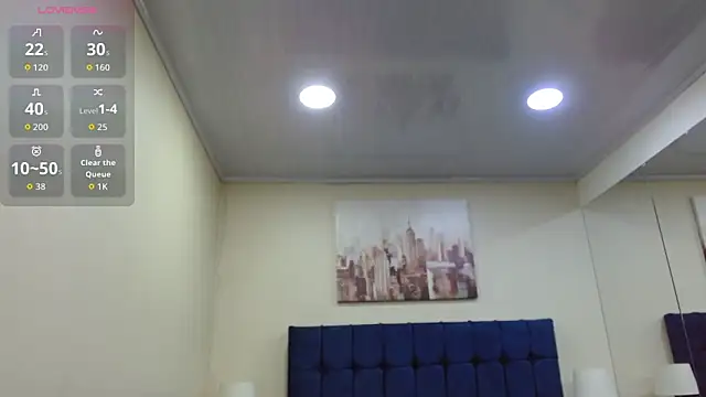 Snapshot of ValerieLyon_ chatting on June 4, 6:25 pm ValerieLyon online show from June 4, 6:25 pm