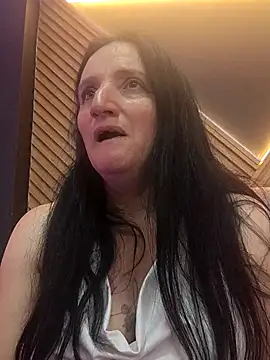 Snapshot of CloeMature chatting on May 31, 11:39 pm CloeMature online show from May 31, 11:39 pm