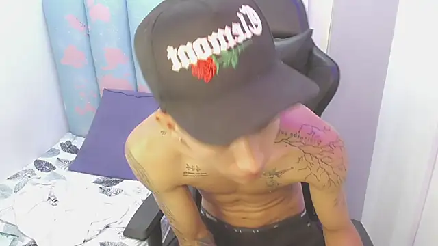 liam play online show from May 15, 11:23 pm