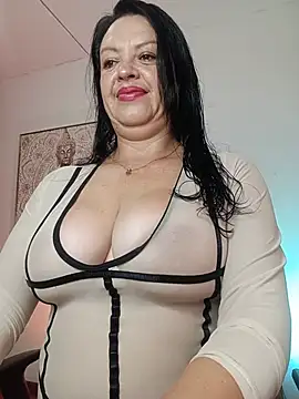 EvaRoberts 1 online show from July 17, 1:29 pm