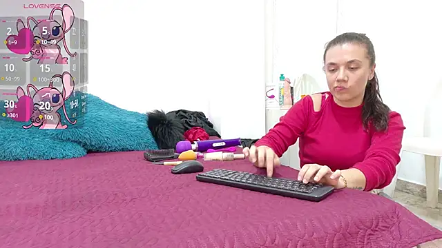 Snapshot of Katia_Rose23 chatting on June 5, 7:30 pm Katia Rose23 online show from June 5, 7:30 pm