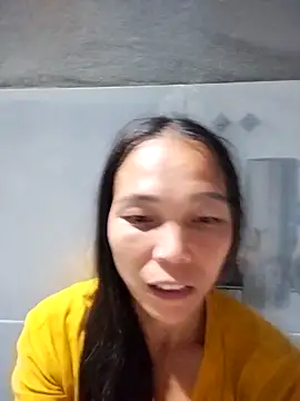 Snapshot of Min-meo chatting on May 8, 1:16 pm Min-meo online show from May 8, 1:16 pm