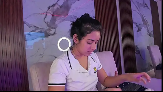 Snapshot of GabyHott_ chatting on July 7, 2:14 am GabyHott online show from July 7, 2:14 am
