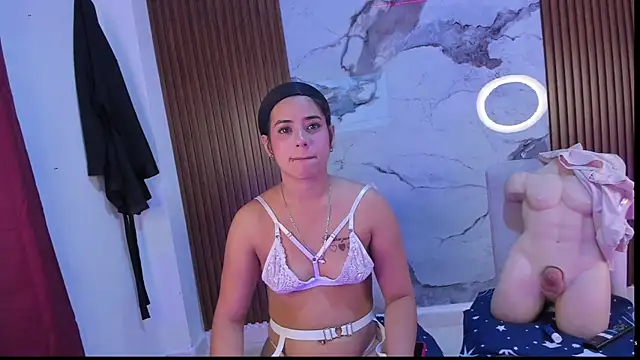 Snapshot of GabyHott_ chatting on July 8, 4:28 am GabyHott online show from July 8, 4:28 am