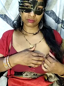 Snapshot of Juli_80 chatting on May 16, 9:17 am Juli 80 online show from May 16, 9:17 am