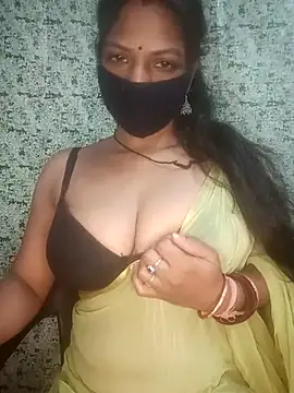 Snapshot of Juli_80 chatting on June 11, 2:53 am Juli 80 online show from June 11, 2:53 am