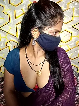 Snapshot of Juli_80 chatting on June 21, 3:31 am Juli 80 online show from June 21, 3:31 am