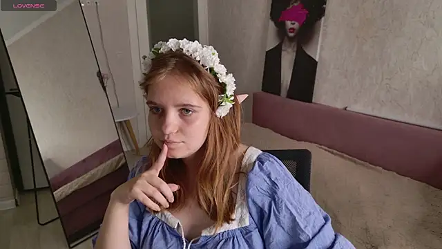 Luna404 online show from July 12, 7:05 pm