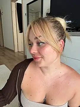 Snapshot of lilixcake chatting on July 12, 1:46 pm lilixcake online show from July 12, 1:46 pm