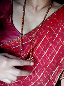 Snapshot of Komal_Bhabhi4u chatting on May 14, 6:42 am Komal Bhabhi4u online show from May 14, 6:42 am
