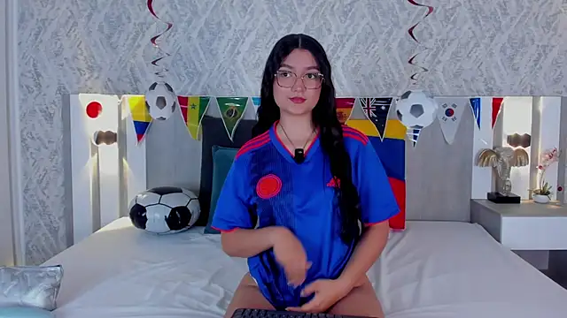 Snapshot of Vaalentina_Lux chatting on June 17, 3:02 pm Vaalentina Lux online show from June 17, 3:02 pm