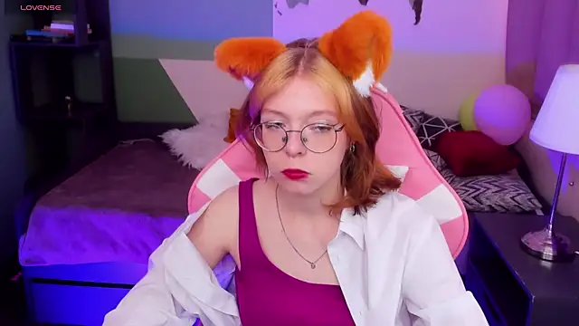 Snapshot of FoxxyyPolly chatting on June 8, 5:41 am FoxxyyPolly online show from June 8, 5:41 am