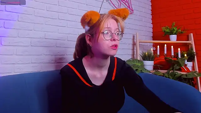 Snapshot of FoxxyyPolly chatting on June 13, 5:49 am FoxxyyPolly online show from June 13, 5:49 am