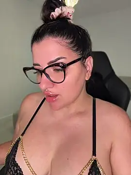 Snapshot of SophiePale chatting on July 16, 8:09 am SophiePale online show from July 16, 8:09 am