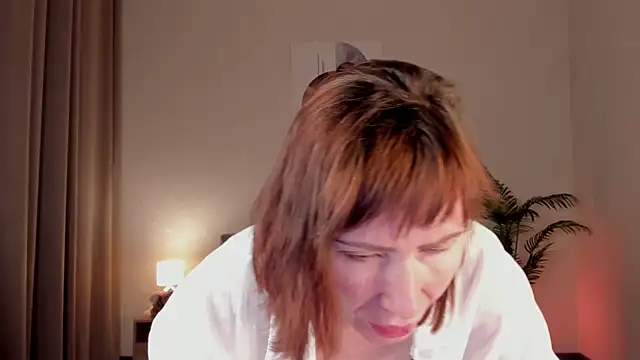 gracekellyyy online show from May 12, 8:33 am