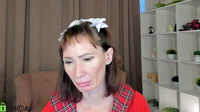 gracekellyyy online show from June 15, 4:20 pm