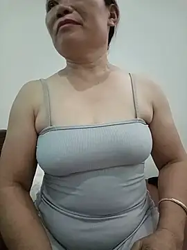 Snapshot of -Lytina- chatting on July 24, 11:08 am -Lytina- online show from July 24, 11:08 am