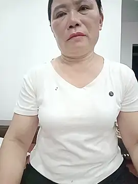 Snapshot of -Lytina- chatting on August 3, 2:00 pm -Lytina- online show from August 3, 2:00 pm