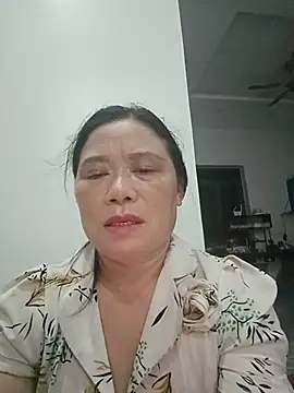 Snapshot of -Lytina- chatting on August 9, 7:19 pm -Lytina- online show from August 9, 7:19 pm