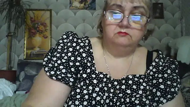 MarinaFarina53 online show from June 12, 6:45 am